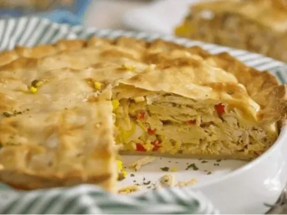 Para chuparse los dedos: receta saludable de tarta de pollo con verduras