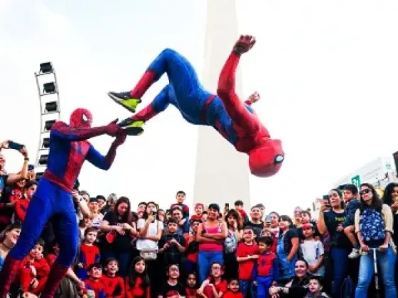 Miles de Spidermans se reunieron en el Obelisco y rompieron una marca mundial