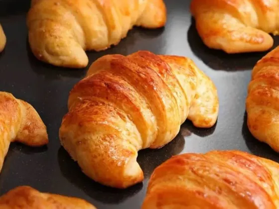 Cómo hacer medialunas: la receta para llevar la pastelería a tu casa