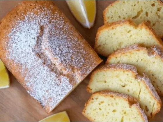 La receta económica de budín de limón que se hace en pocos minutos y es ideal para la merienda