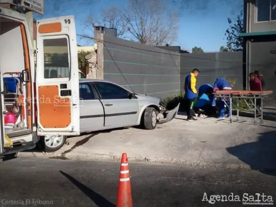 B° Parque La Vega: Salteña esperaba el colectivo y fue atropellada "pelea por su vida en el San Bernardo"