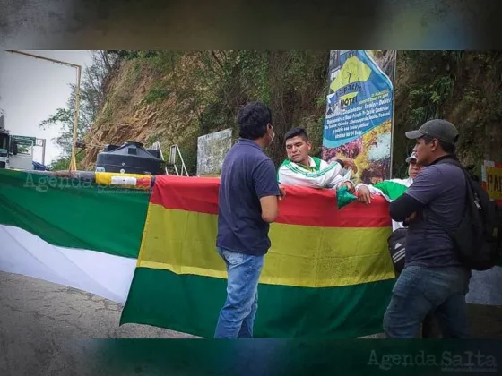 TENSIÓN en la FRONTERA: bloquearon el puente Aguas Blancas - Bermejo y no dejan pasar a nadie