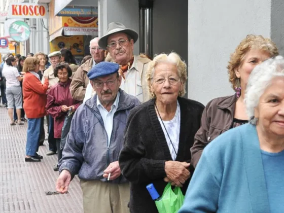 El Gobierno quiere modificar la fórmula de movilidad y aumentar las jubilaciones por decreto