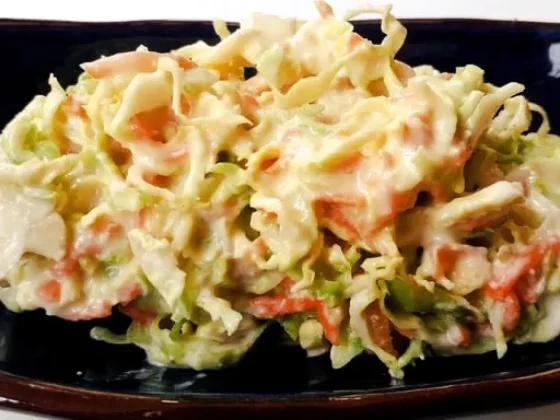 El ingrediente secreto para hacer una irresistible ensalada coleslaw ideal para acompañar los asados