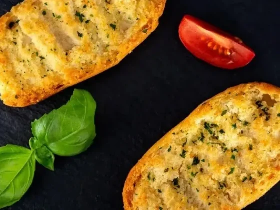 Cómo preparar las tostadas saborizadas, la receta que es tendencia en Año Nuevo