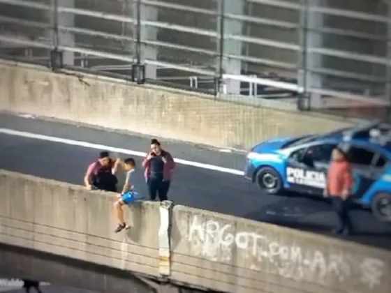 El rápido accionar de un policía de la Ciudad que evitó un suicidio en pleno centro porteño