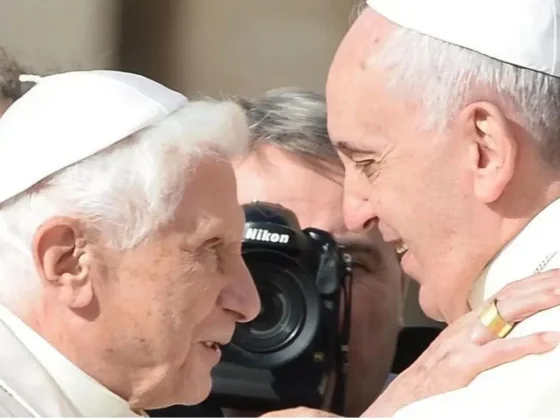 Francisco recordó a Benedicto XVI a un año de su muerte: “Sentimos mucho afecto y gratitud”