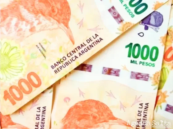 Un grupo de jubilados cobra el bono de $55.000 esta semana