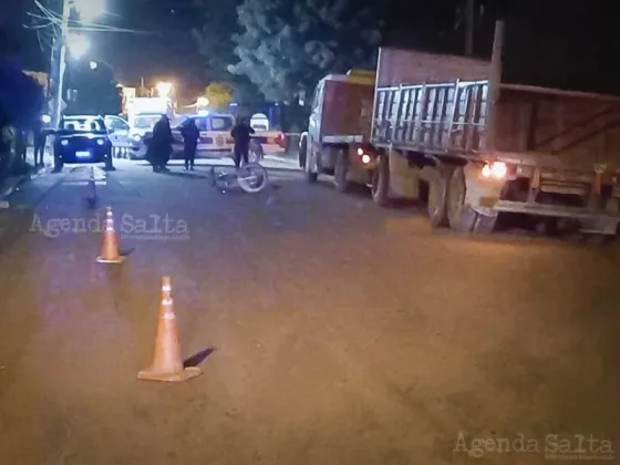 Un joven motociclista salteño se mató tras estrellarse contra un camión estacionado