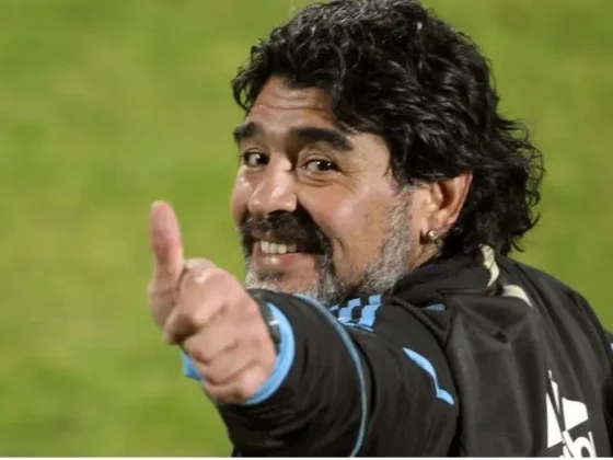 Conocé el club europeo que lanzó una camiseta en honor a Diego Armando Maradona