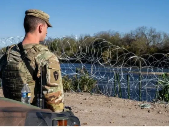 Texas se declaró en desacato a Biden, moviliza la Guardia Nacional y 25 estados se unen a combatir la inmigración ilegal