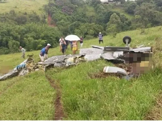 Brasil: un avión se desintegró en el aire y dejó siete muertos en zona rural de Itapeva