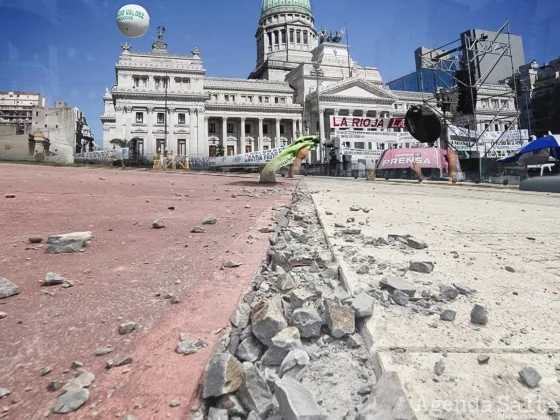 Piqueteros rompieron la plaza del Congreso y ahora hay que pagar $106.890.000 en arreglos