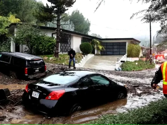 Una feroz tormenta azota a California: una persona murió, hay zonas inundadas y masivos cortes de luz