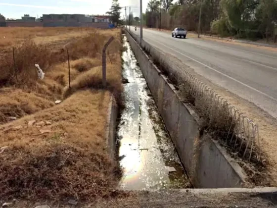 Un hombre quedó cuadripléjico tras tirarse a un canal de riego para refrescarse