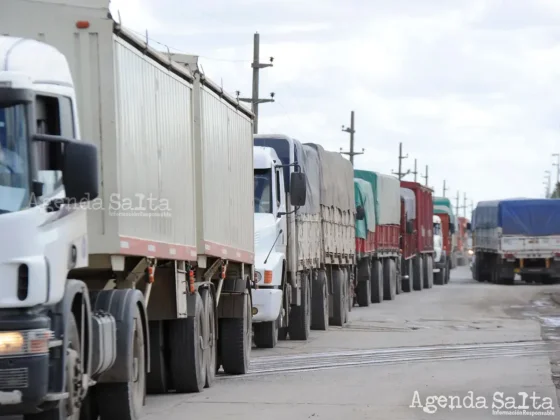 Camioneros cerró paritaria y suma un aumento de sueldo del 45% en dos tramos