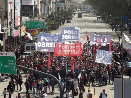 El Gobierno redujo del 30% al 1% la financiación de piqueteros a través del Impuesto PAIS