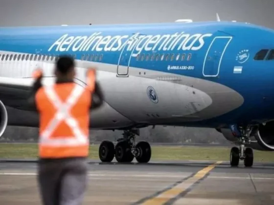 Cambios en los pasajes de Aerolíneas Argentinas: la empresa cobrará por el equipaje y por elegir asientos