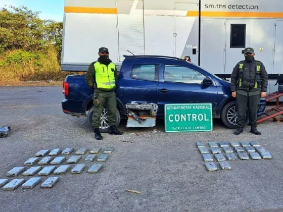 Gendarmería de Salta detuvo a un Boliviano que llevaba en su auto 46 kilos de cocaína