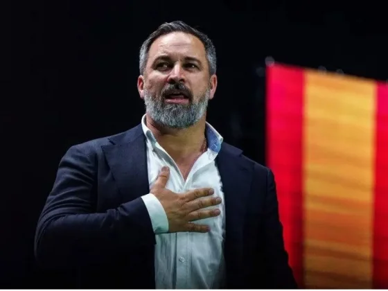 Abascal, el líder de VOX, acusó a Sánchez de querer prohibir el ingreso de Milei a España