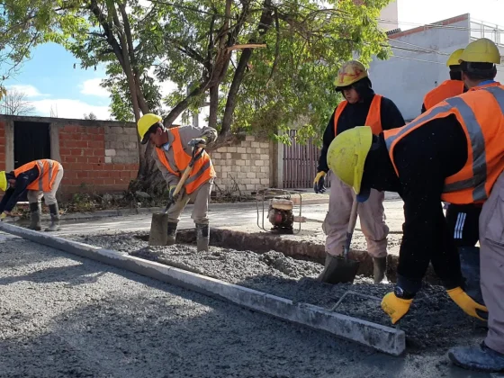 Colocaron nuevo hormigón en calles Pueyrredón al 2.800 y en Vicente López al 2.700