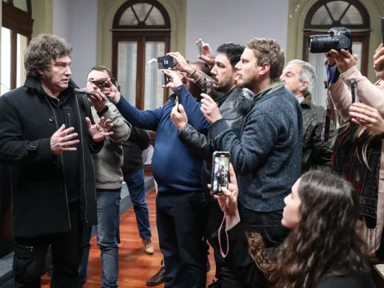 El presidente Milei conversó con los periodistas acreditados en la Casa Rosada