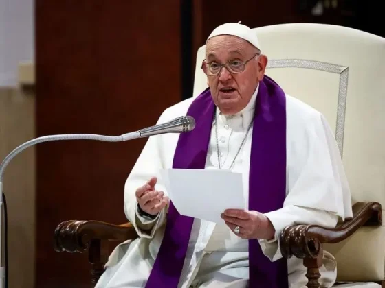 El Papa Francisco instó a ofrecer "condiciones humanas" para los refugiados