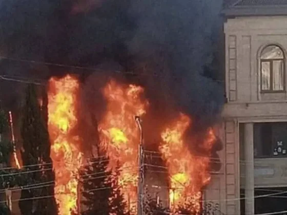 Al menos 9 muertos y más de una decena de heridos tras el ataque a una sinagoga y una iglesia