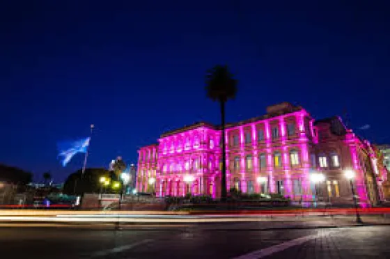 El Gobierno ordenó reducir el consumo de luz en los edificios públicos nacionales