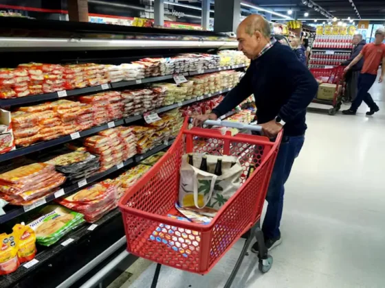 El consumo sigue en baja: las ventas en los supermercados acumulan una caída de 8,5% en lo que va del año