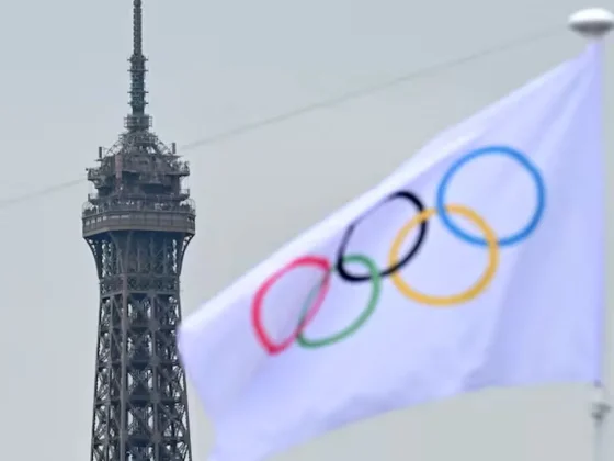 Tragedia en París 2024: un entrenador murió de un infarto en la Villa Olímpica a un día del debut de su equipo