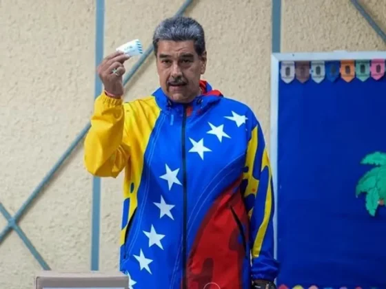 Nicolás Maduro votó y aseguró que garantizará la paz durante las elecciones en Venezuela