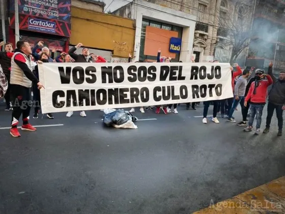 ARDE INDEPENDIENTE: terminó la asamblea y hay piedras y balas de goma tras la aprobación del presupuesto