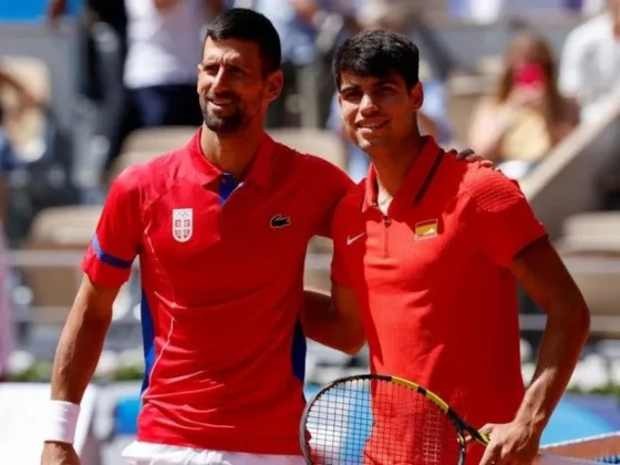 Novak Djokovic y Carlos Alcaraz disputan una final de tenis soñada