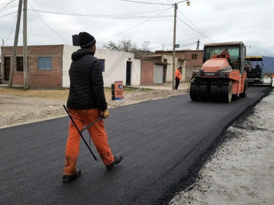 Se realiza repavimentaciones en el barrio Divino Niño 2