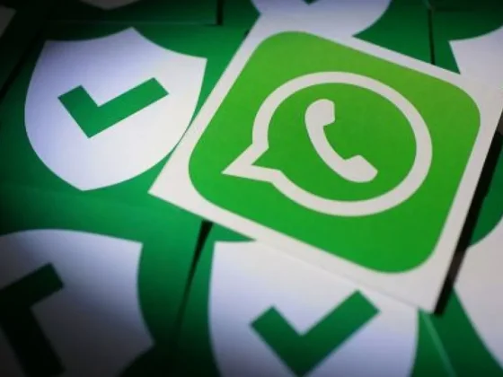 Cambios en WhatsApp: qué significa la nueva tilde azul al lado de los nombres de algunas cuentas