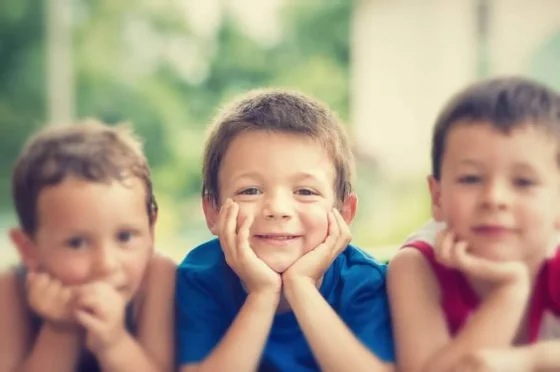 Por qué se celebra hoy, 12 de agosto, el Día Mundial del hijo del medio