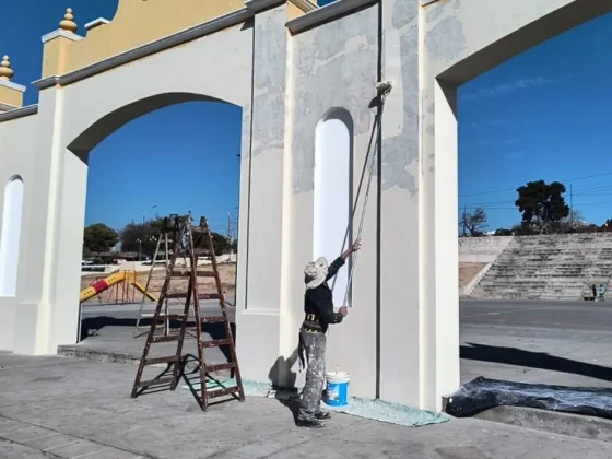 Continúan mejorando la infraestructura de la plaza España