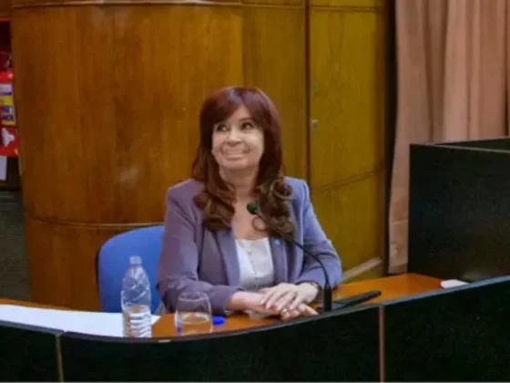 Cristina Kirchner apuntó contra el fiscal Luciani, defendió a su custodia y pidió hallar a los autores "intelectuales" del ataque