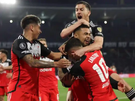 River derrotó a Talleres en Córdoba y encaminó la serie