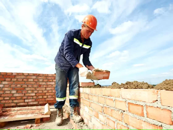 Cuánto ganará un albañil por día y hora en septiembre de 2024