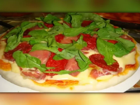 Como hacer la Pizza de jamón crudo y rúcula más rica!