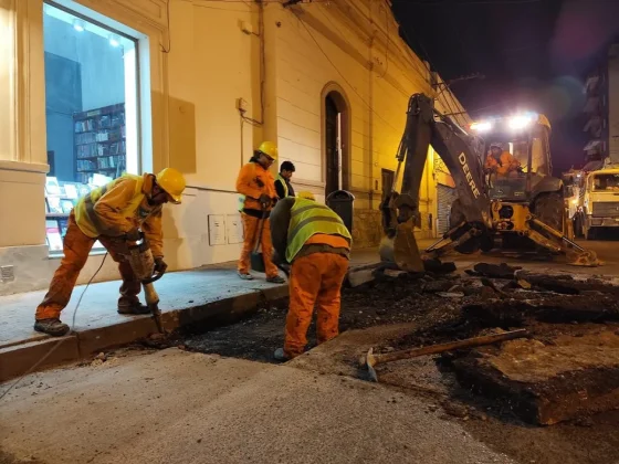 Ejecutaron arreglos nocturnos sobre la calle Alvarado al 500