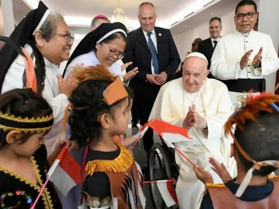 El Papa Francisco llegó a Indonesia, el país con más musulmanes del mundo