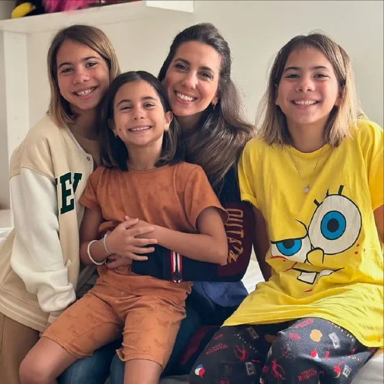 Duras críticas a Cinthia Fernández después del cambio de look de sus hijas