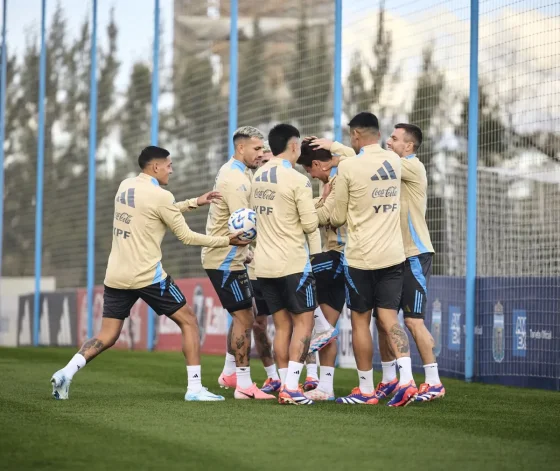 Sin dos de sus figuras, la Selección argentina se enfrentará a Chile por las Eliminatorias