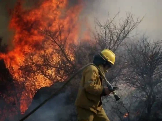 Salta y otras 9 provincias bajo alerta por humo tras los incendios de Córdoba, Bolivia y Brasil