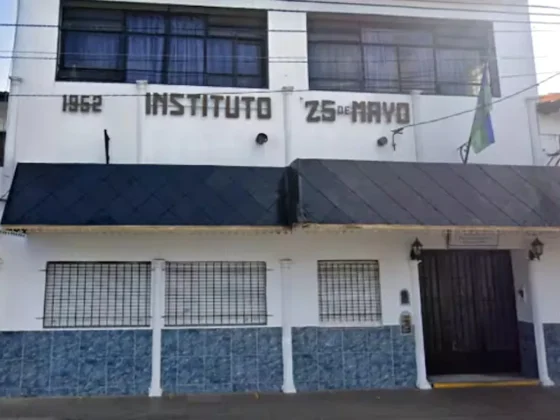 Un chico de 15 años llevó un arma a la escuela, un maestro lo descubrió y llamó a la Policía