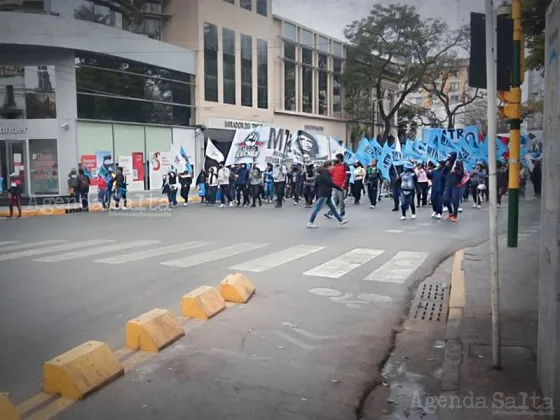 AHORA: Caos total por organizaciones sociales que cortan distintos puntos del centro