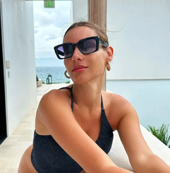 Encadenada y herida, la polémica foto que publicó Pampita en medio de su crisis matrimonial